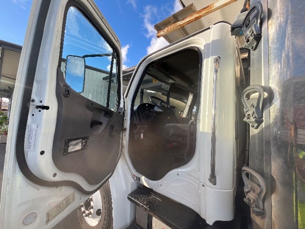 2017 Freightliner M2 106 Medium Duty photo 13