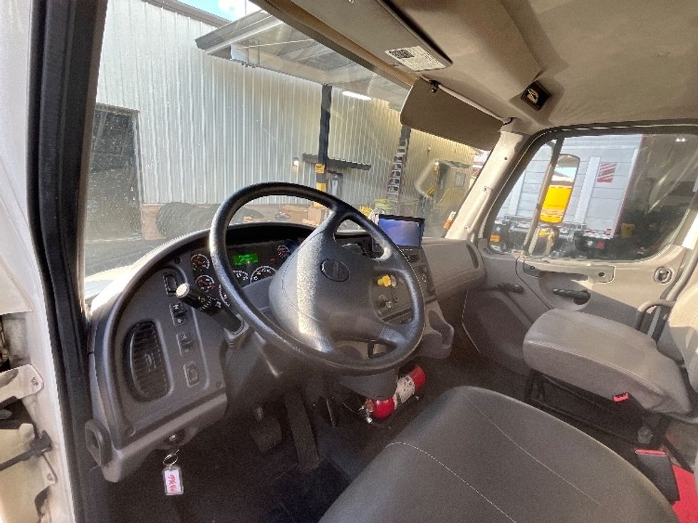 2017 Freightliner M2 106 Medium Duty photo 14