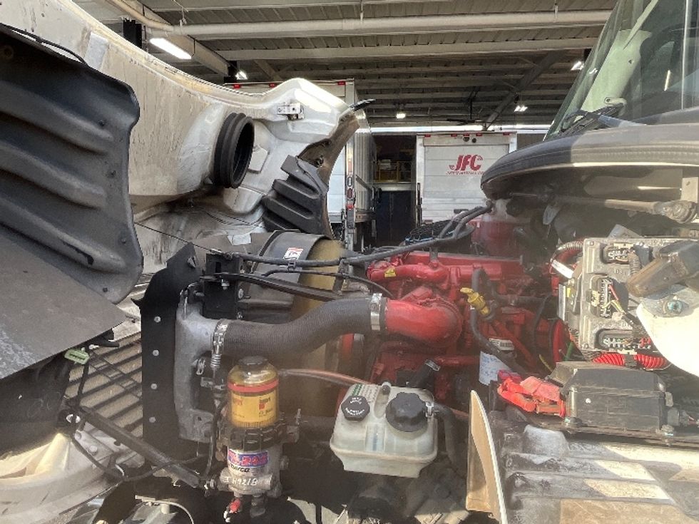 2017 Freightliner M2 106 Medium Duty photo 17