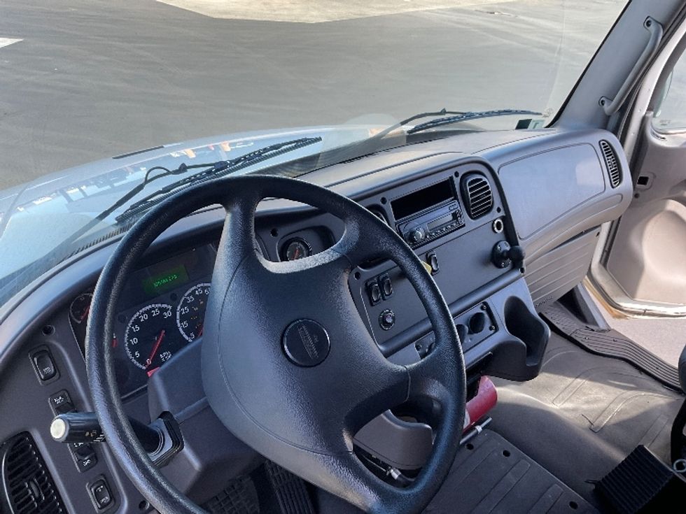 Refrigerated Truck-Light and Medium Duty Trucks-Freightliner-2017-M2-Torrance-CA-125,183\n\t\tmiles-$ 48,750 - Image 18