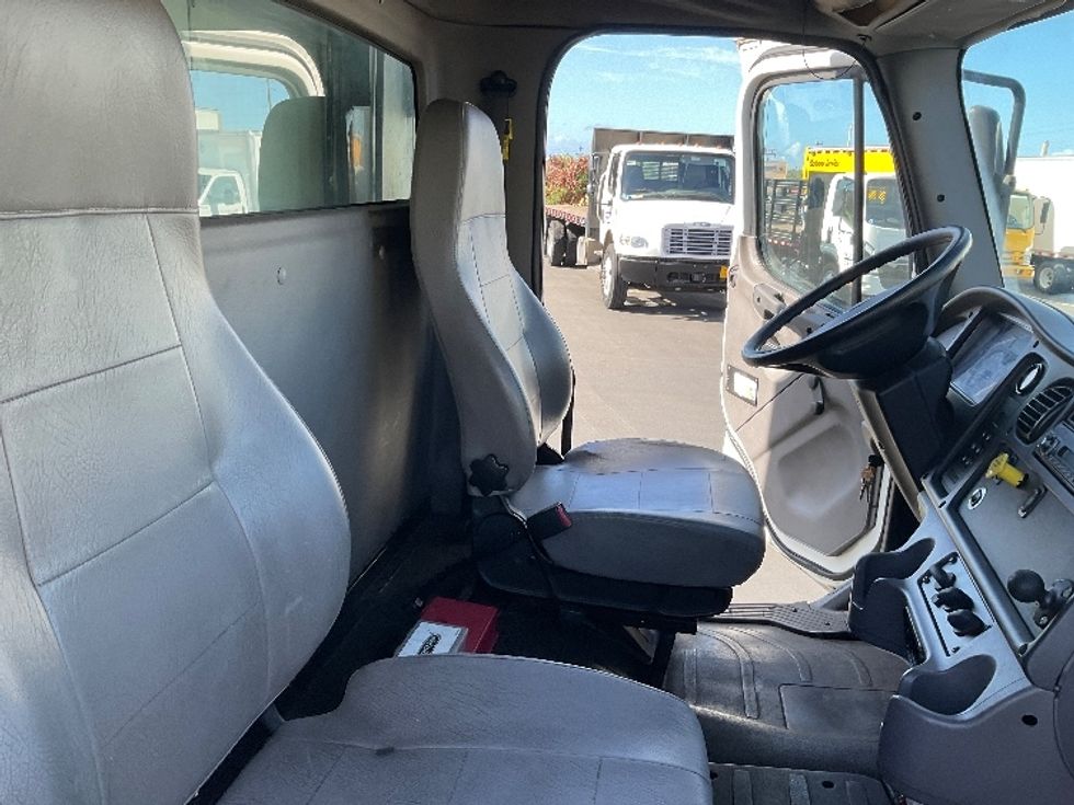 Refrigerated Truck-Light and Medium Duty Trucks-Freightliner-2017-M2-Torrance-CA-125,183\n\t\tmiles-$ 48,750 - Image 22