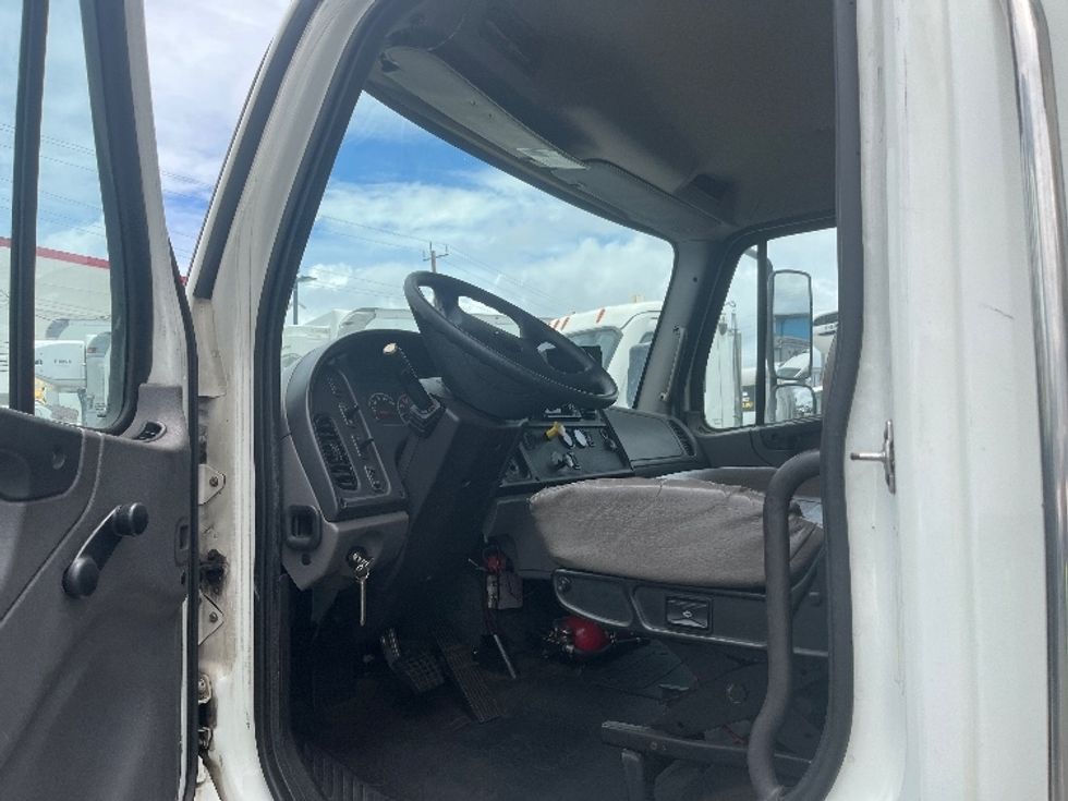 Refrigerated Truck-Light and Medium Duty Trucks-Freightliner-2017-M2-Torrance-CA-133,270\n\t\tmiles-$ 44,500 - Image 16