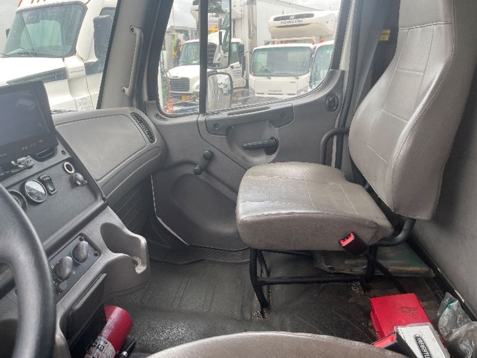 Refrigerated Truck-Light and Medium Duty Trucks-Freightliner-2017-M2-Torrance-CA-133,270\n\t\tmiles-$ 44,500 - Image 19
