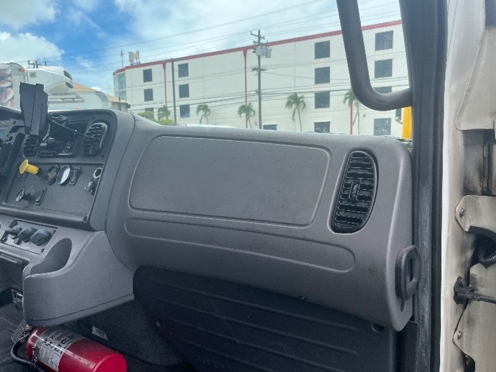 Refrigerated Truck-Light and Medium Duty Trucks-Freightliner-2017-M2-Torrance-CA-133,270\n\t\tmiles-$ 44,500 - Image 21