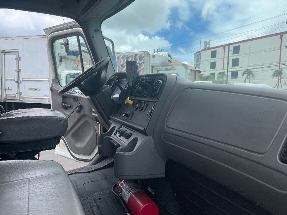 Refrigerated Truck-Light and Medium Duty Trucks-Freightliner-2017-M2-Torrance-CA-133,270\n\t\tmiles-$ 44,500 - Image 22