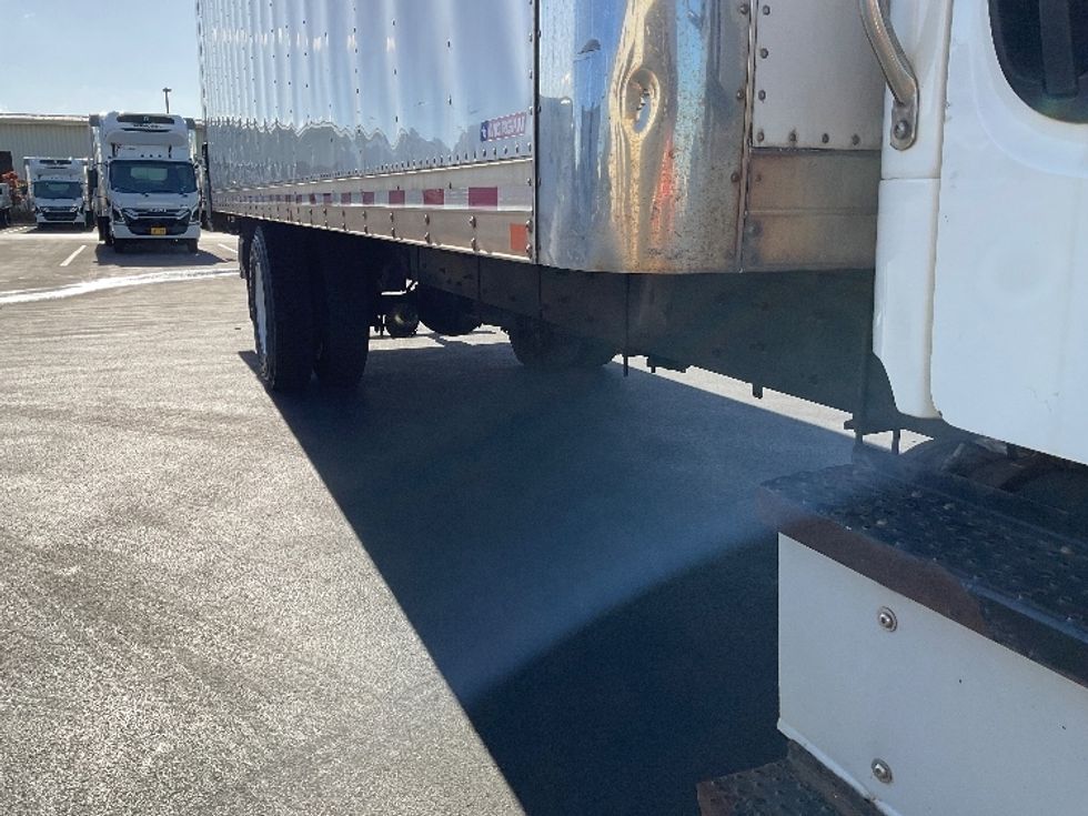 Refrigerated Truck-Light and Medium Duty Trucks-Freightliner-2017-M2-Torrance-CA-93,398\n\t\tmiles-$ 51,250 - Image 14