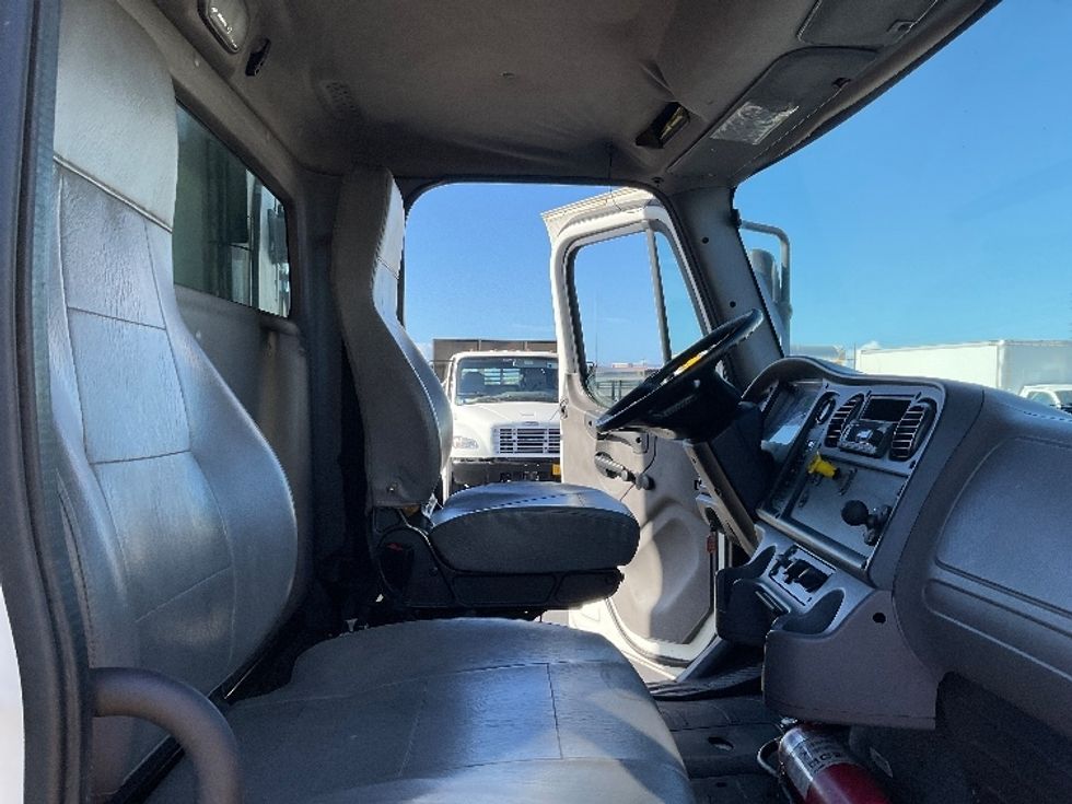 Refrigerated Truck-Light and Medium Duty Trucks-Freightliner-2017-M2-Torrance-CA-93,398\n\t\tmiles-$ 51,250 - Image 22