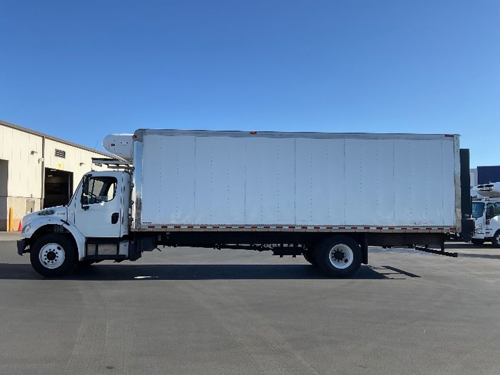 Refrigerated Truck-Light and Medium Duty Trucks-Freightliner-2017-M2-Torrance-CA-93,398\n\t\tmiles-$ 51,250 - Image 4