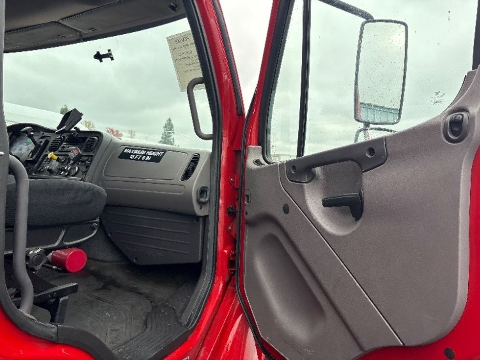 Refrigerated Truck-Light and Medium Duty Trucks-Freightliner-2017-M2-West Sacramento-CA-169,075\n\t\tmiles-$ 34,000 - Image 18