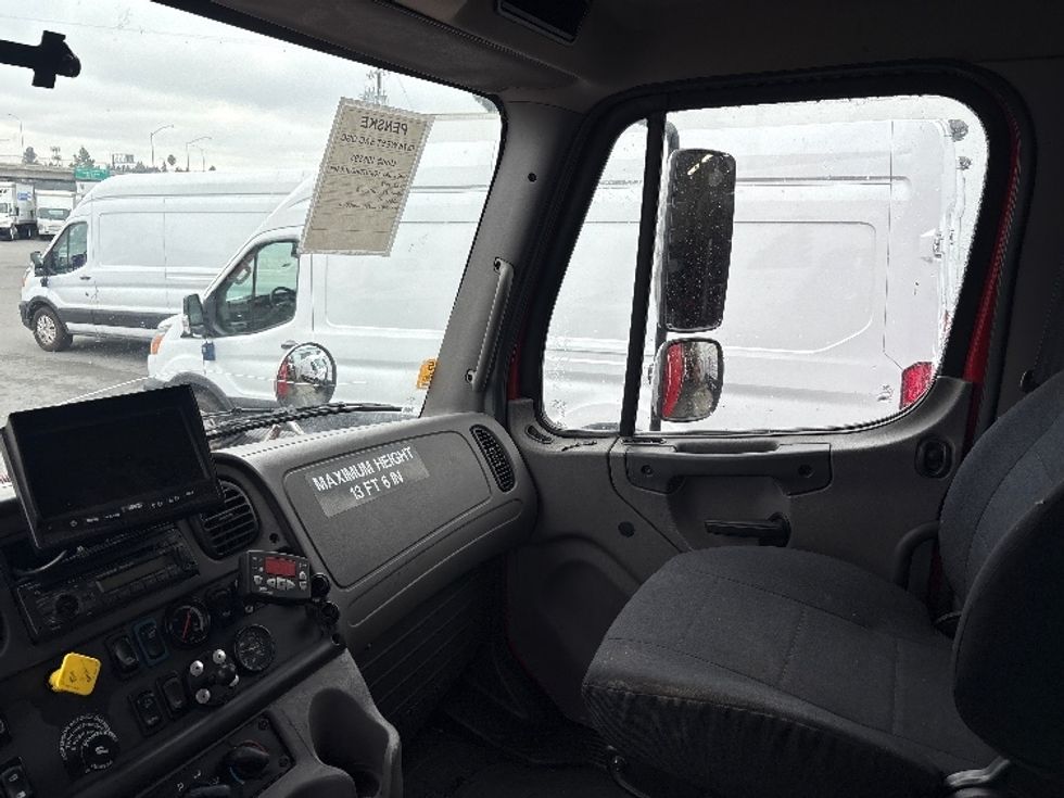Refrigerated Truck-Light and Medium Duty Trucks-Freightliner-2017-M2-West Sacramento-CA-169,075\n\t\tmiles-$ 34,000 - Image 21