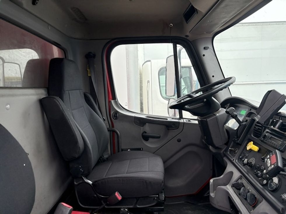 Refrigerated Truck-Light and Medium Duty Trucks-Freightliner-2017-M2-West Sacramento-CA-169,075\n\t\tmiles-$ 34,000 - Image 22