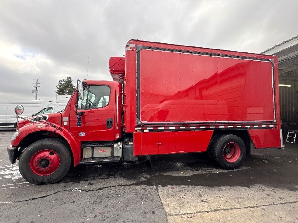 Refrigerated Truck-Light and Medium Duty Trucks-Freightliner-2017-M2-West Sacramento-CA-169,075\n\t\tmiles-$ 34,000 - Image 4