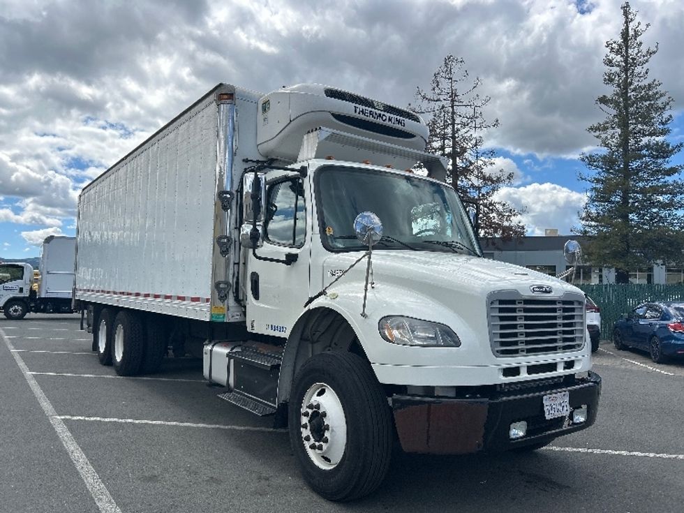 Refrigerated Truck-Light and Medium Duty Trucks-Freightliner-2017-M2-West Sacramento-CA-298,382\n\t\tmiles-$ 44,250 - Image 1