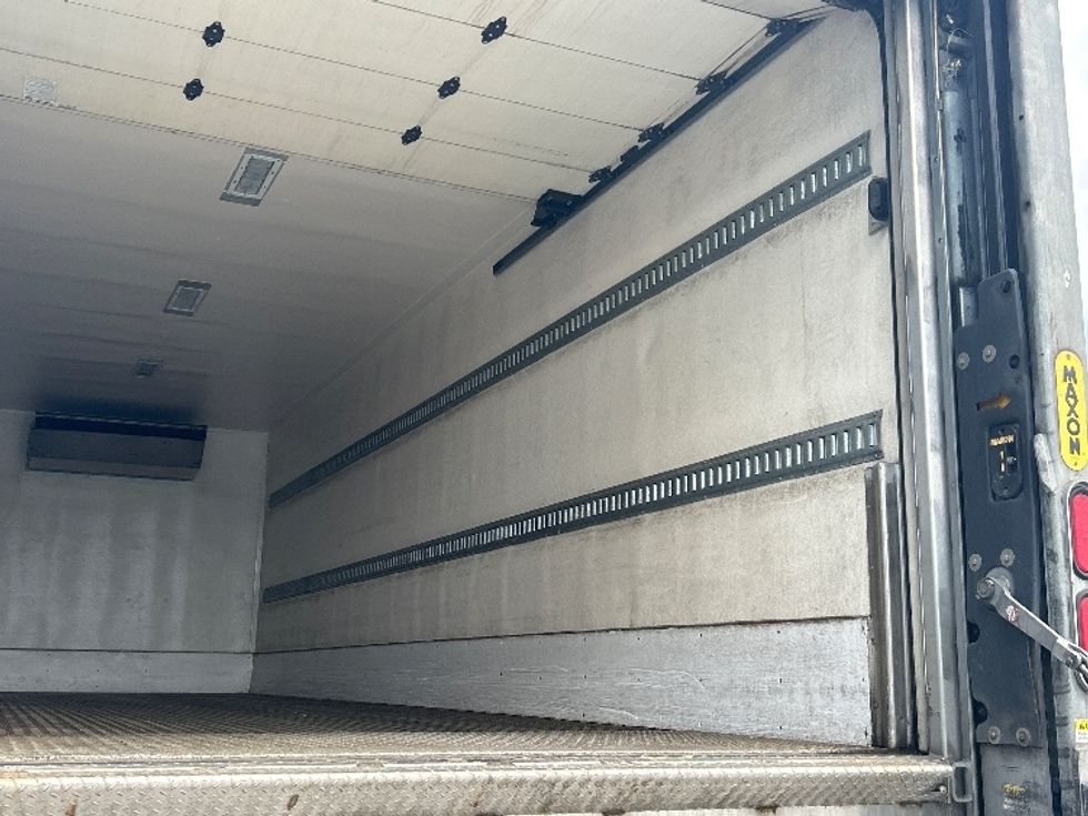 Refrigerated Truck-Light and Medium Duty Trucks-Freightliner-2017-M2-West Sacramento-CA-298,382\n\t\tmiles-$ 44,250 - Image 11