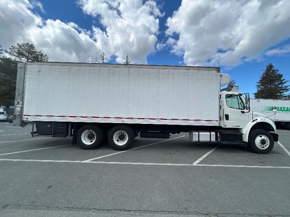 Refrigerated Truck-Light and Medium Duty Trucks-Freightliner-2017-M2-West Sacramento-CA-298,382\n\t\tmiles-$ 44,250 - Image 14
