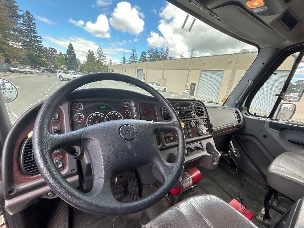 Refrigerated Truck-Light and Medium Duty Trucks-Freightliner-2017-M2-West Sacramento-CA-298,382\n\t\tmiles-$ 44,250 - Image 17