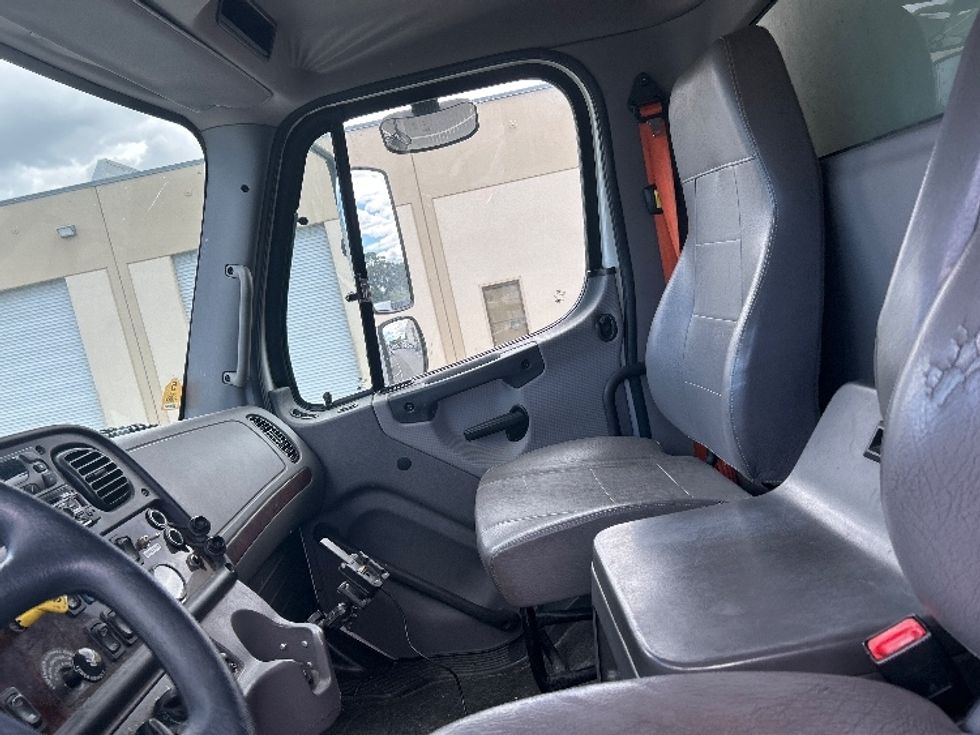Refrigerated Truck-Light and Medium Duty Trucks-Freightliner-2017-M2-West Sacramento-CA-298,382\n\t\tmiles-$ 44,250 - Image 18