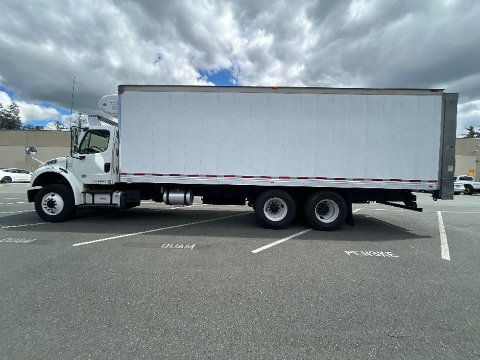 Refrigerated Truck-Light and Medium Duty Trucks-Freightliner-2017-M2-West Sacramento-CA-298,382\n\t\tmiles-$ 44,250 - Image 4