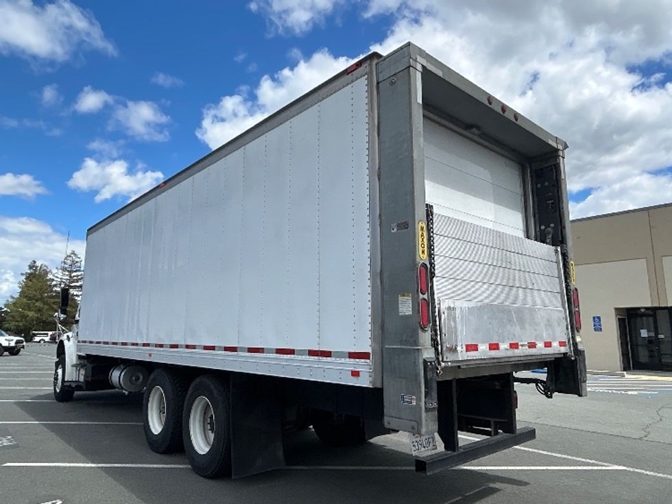 Refrigerated Truck-Light and Medium Duty Trucks-Freightliner-2017-M2-West Sacramento-CA-298,382\n\t\tmiles-$ 44,250 - Image 5