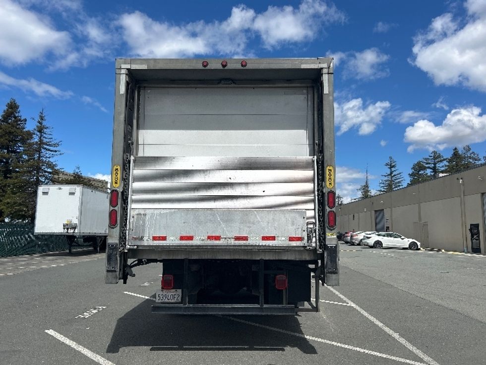 Refrigerated Truck-Light and Medium Duty Trucks-Freightliner-2017-M2-West Sacramento-CA-298,382\n\t\tmiles-$ 44,250 - Image 7