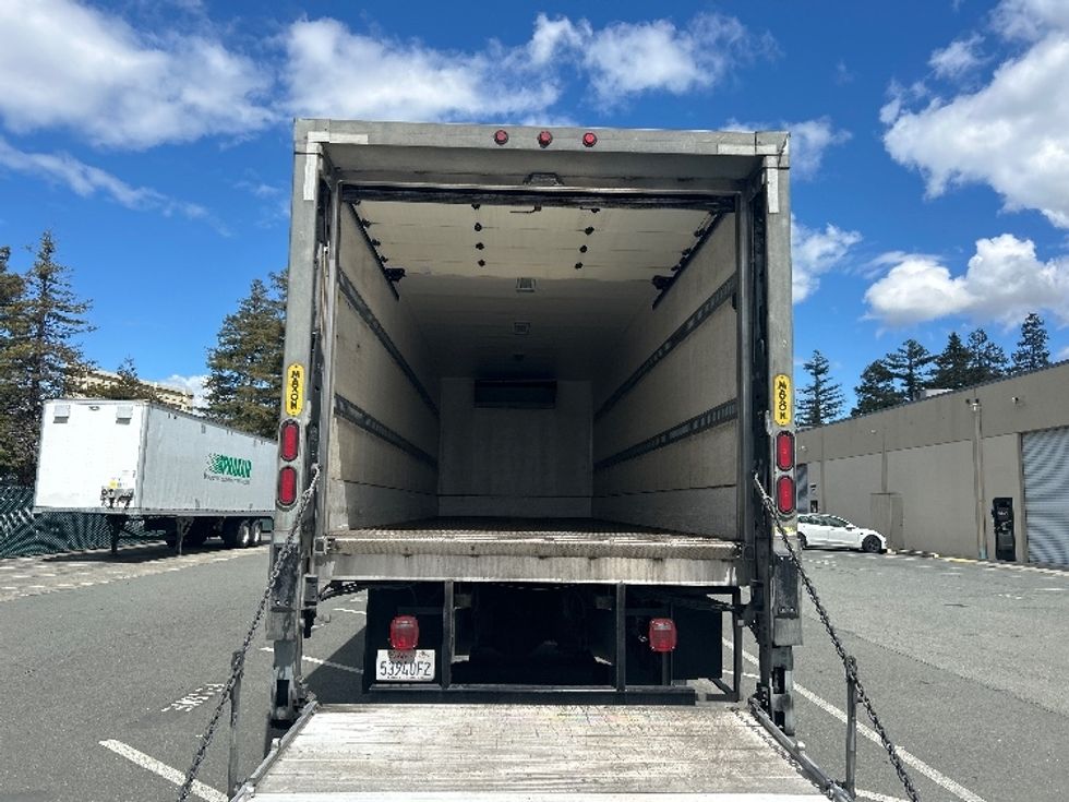 Refrigerated Truck-Light and Medium Duty Trucks-Freightliner-2017-M2-West Sacramento-CA-298,382\n\t\tmiles-$ 44,250 - Image 8