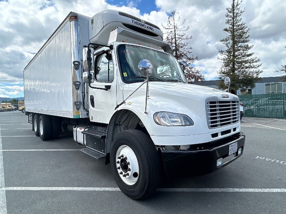 Refrigerated Truck-Light and Medium Duty Trucks-Freightliner-2017-M2-West Sacramento-CA-302,460\n\t\tmiles-$ 43,500 - Image 1