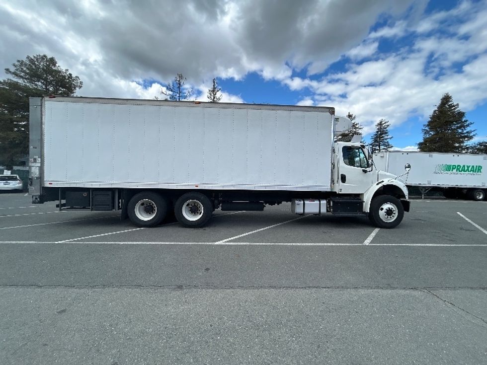Refrigerated Truck-Light and Medium Duty Trucks-Freightliner-2017-M2-West Sacramento-CA-302,460\n\t\tmiles-$ 43,500 - Image 15