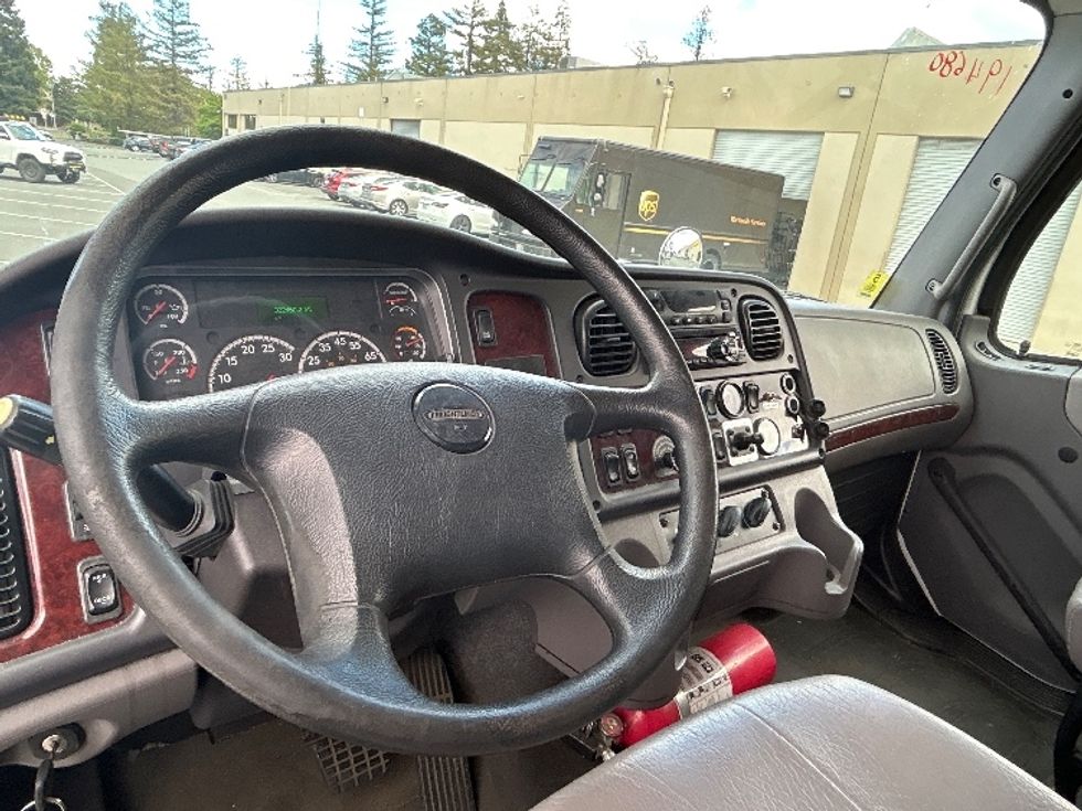 Refrigerated Truck-Light and Medium Duty Trucks-Freightliner-2017-M2-West Sacramento-CA-302,460\n\t\tmiles-$ 43,500 - Image 18