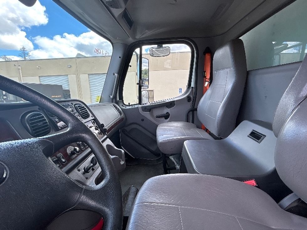 Refrigerated Truck-Light and Medium Duty Trucks-Freightliner-2017-M2-West Sacramento-CA-302,460\n\t\tmiles-$ 43,500 - Image 19