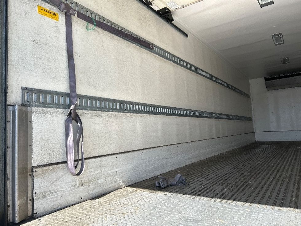 Refrigerated Truck-Light and Medium Duty Trucks-Freightliner-2017-M2-West Sacramento-CA-322,520\n\t\tmiles-$ 41,000 - Image 11