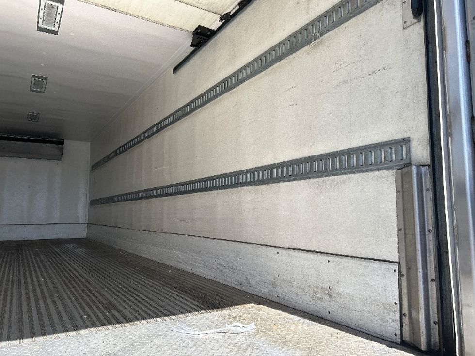 Refrigerated Truck-Light and Medium Duty Trucks-Freightliner-2017-M2-West Sacramento-CA-322,520\n\t\tmiles-$ 41,000 - Image 12