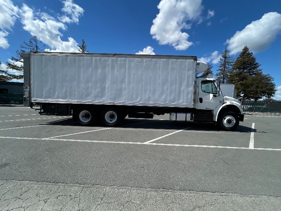 Refrigerated Truck-Light and Medium Duty Trucks-Freightliner-2017-M2-West Sacramento-CA-322,520\n\t\tmiles-$ 41,000 - Image 16
