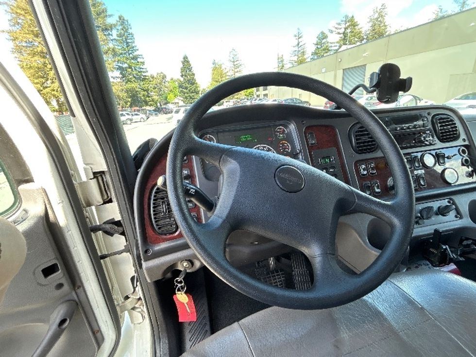 Refrigerated Truck-Light and Medium Duty Trucks-Freightliner-2017-M2-West Sacramento-CA-322,520\n\t\tmiles-$ 41,000 - Image 18