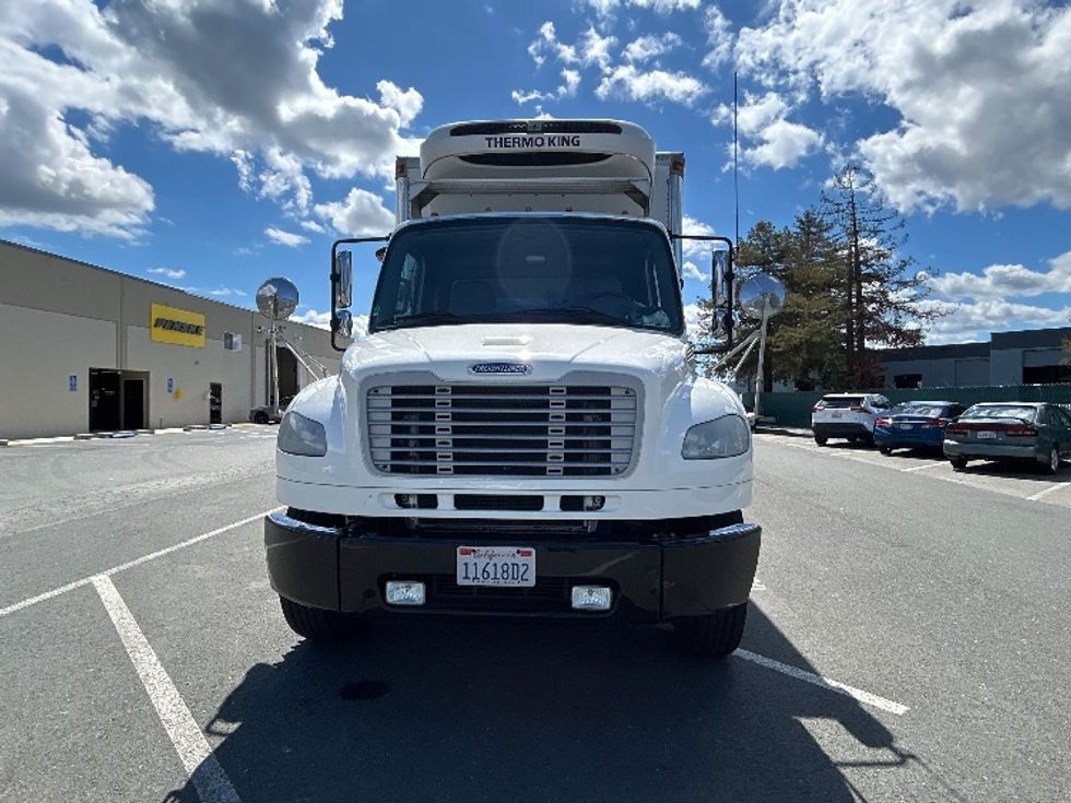 Refrigerated Truck-Light and Medium Duty Trucks-Freightliner-2017-M2-West Sacramento-CA-322,520\n\t\tmiles-$ 41,000 - Image 2