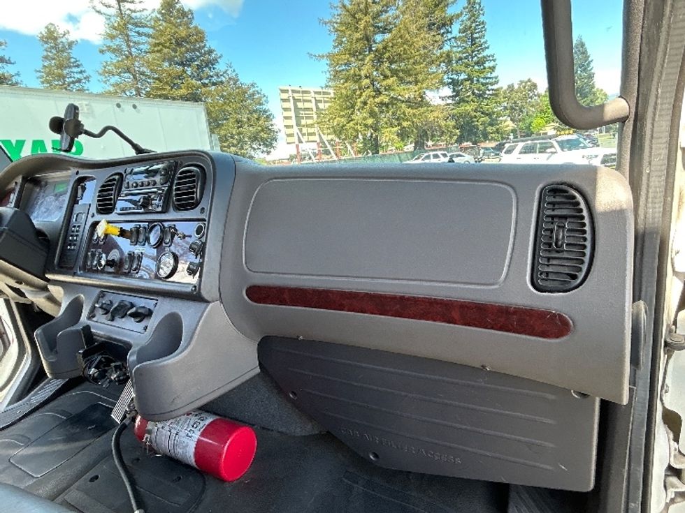 Refrigerated Truck-Light and Medium Duty Trucks-Freightliner-2017-M2-West Sacramento-CA-322,520\n\t\tmiles-$ 41,000 - Image 21