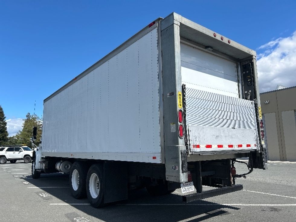 Refrigerated Truck-Light and Medium Duty Trucks-Freightliner-2017-M2-West Sacramento-CA-322,520\n\t\tmiles-$ 41,000 - Image 6