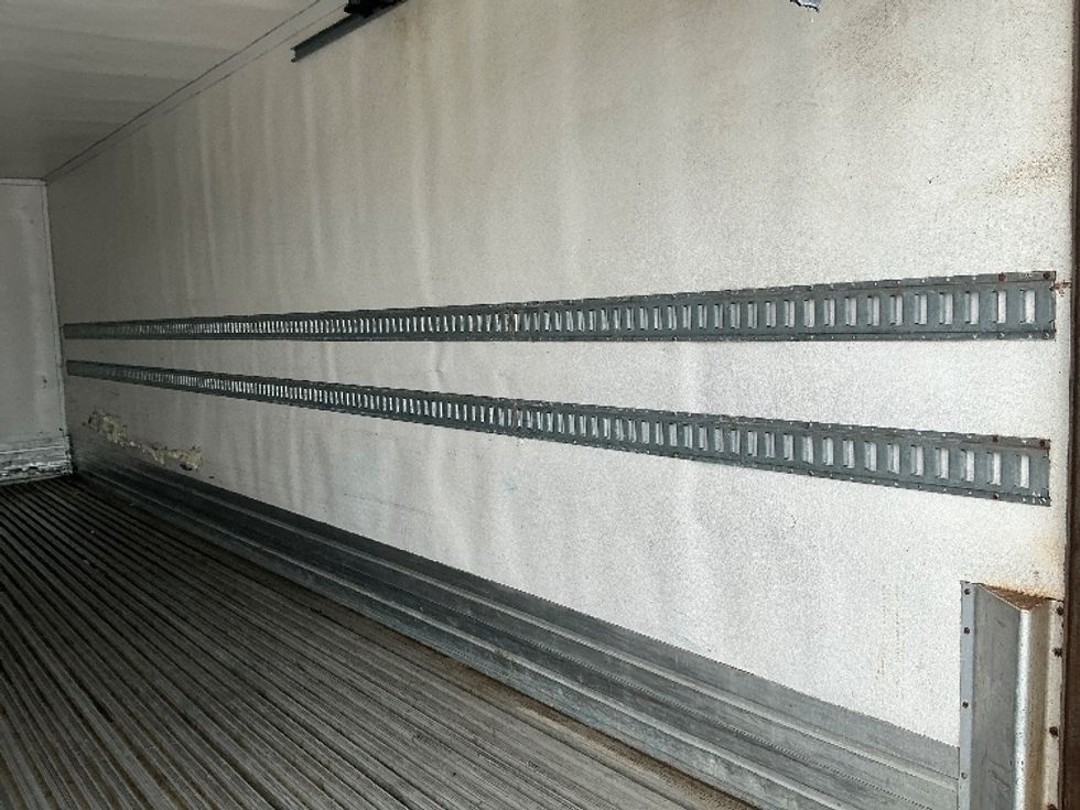 Refrigerated Truck-Light and Medium Duty Trucks-Freightliner-2017-M2-Wilkes Barre-PA-196,151\n\t\tmiles-$ 38,250 - Image 12