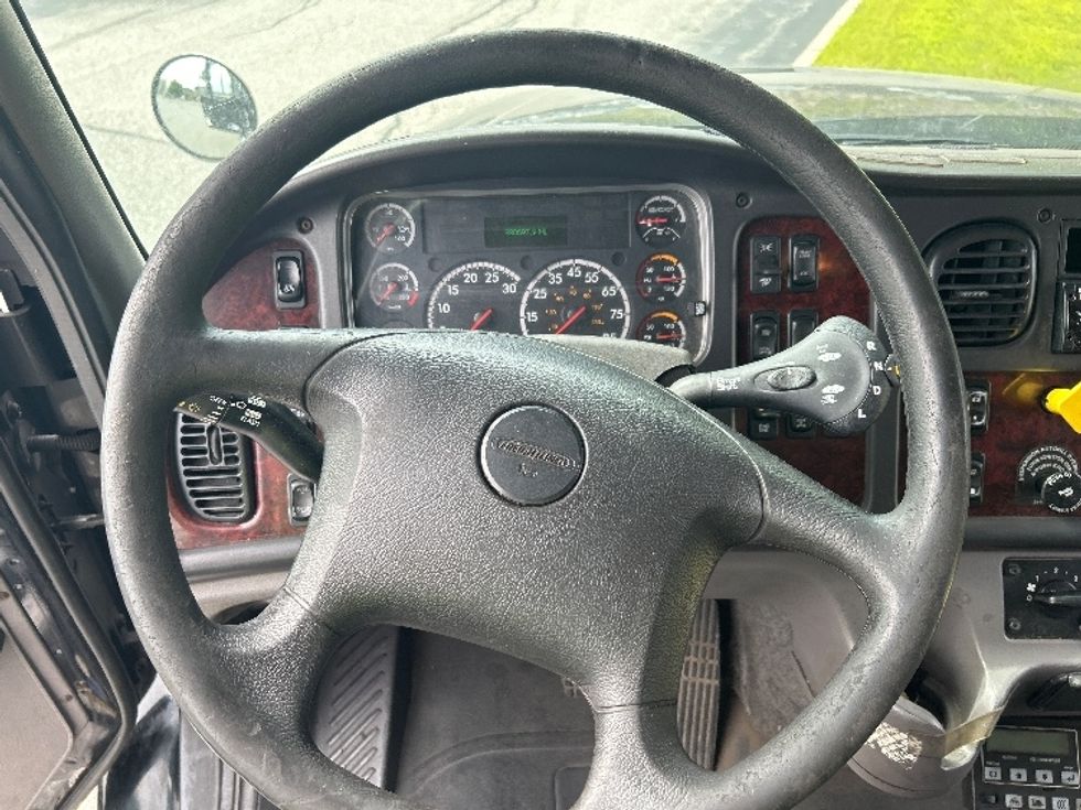 Refrigerated Truck-Light and Medium Duty Trucks-Freightliner-2017-M211264S-Fitchburg-MA-380,697\n\t\tmiles-$ 70,250 - Image 18