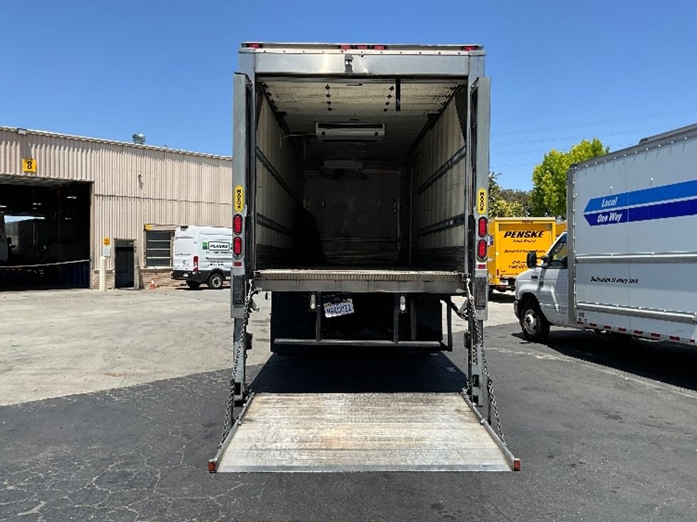 Refrigerated Truck-Light and Medium Duty Trucks-Freightliner-2017-M211264S-West Sacramento-CA-271,285\n\t\tmiles-$ 69,000 - Image 9