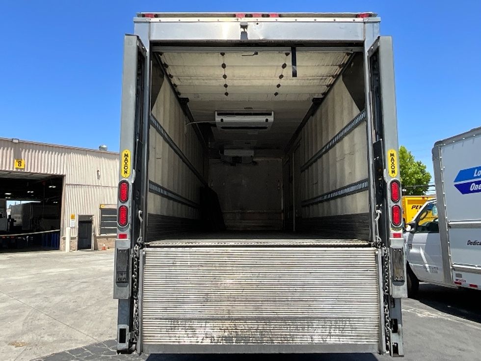 Refrigerated Truck-Light and Medium Duty Trucks-Freightliner-2017-M211264S-West Sacramento-CA-271,285\n\t\tmiles-$ 69,000 - Image 8