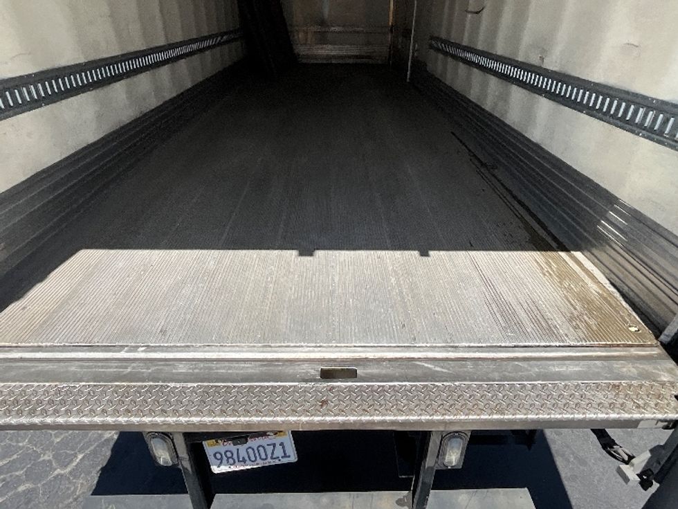Refrigerated Truck-Light and Medium Duty Trucks-Freightliner-2017-M211264S-West Sacramento-CA-271,285\n\t\tmiles-$ 69,000 - Image 10