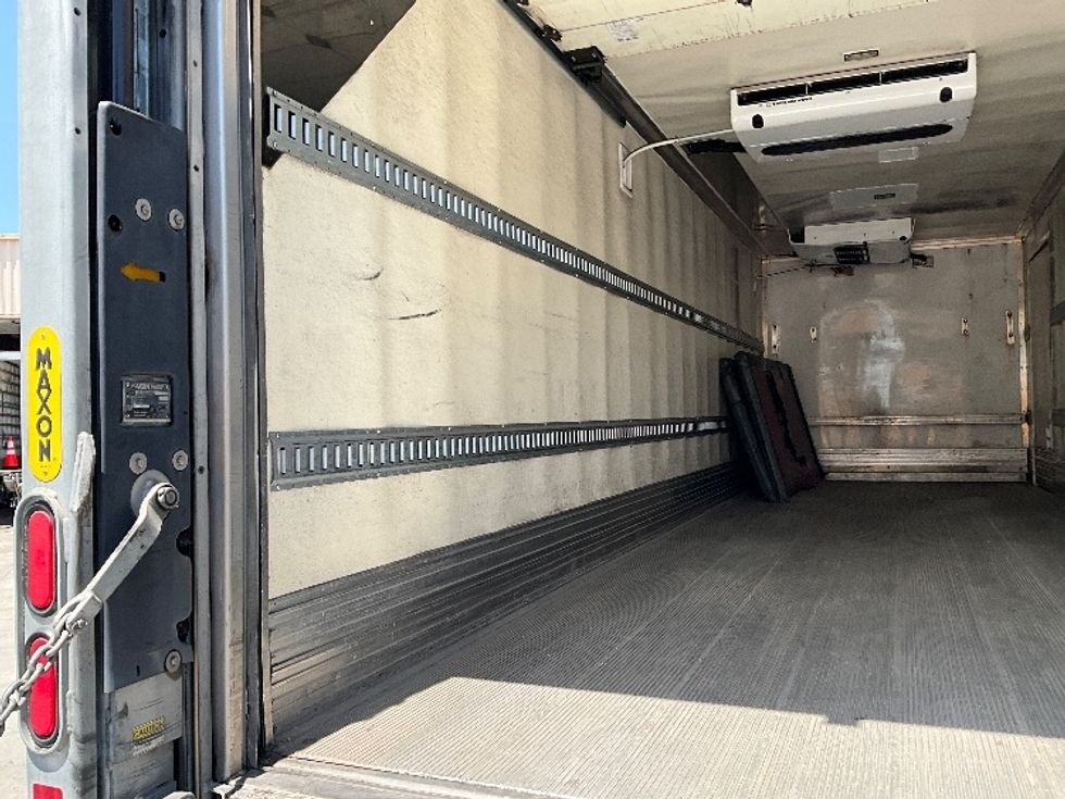 Refrigerated Truck-Light and Medium Duty Trucks-Freightliner-2017-M211264S-West Sacramento-CA-271,285\n\t\tmiles-$ 69,000 - Image 11