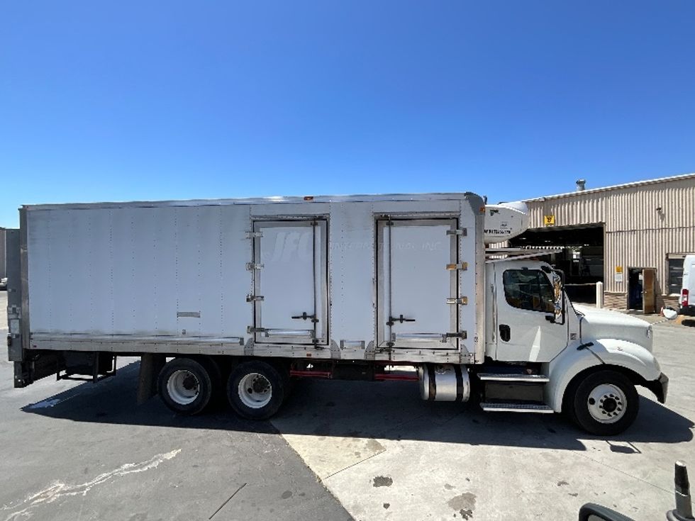 Refrigerated Truck-Light and Medium Duty Trucks-Freightliner-2017-M211264S-West Sacramento-CA-271,285\n\t\tmiles-$ 69,000 - Image 15