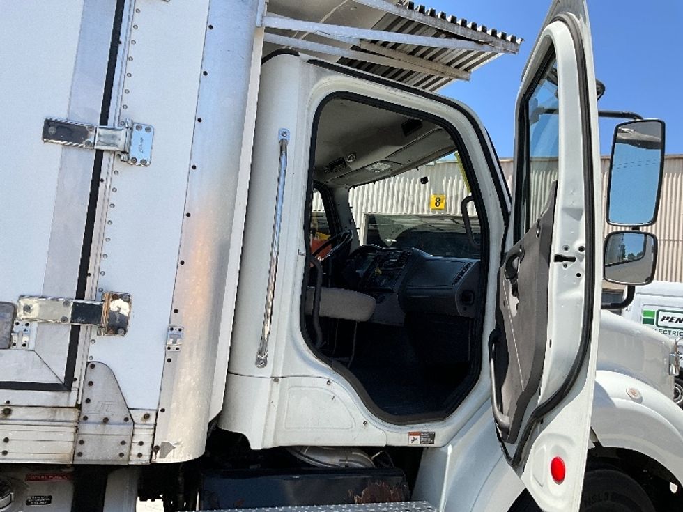 Refrigerated Truck-Light and Medium Duty Trucks-Freightliner-2017-M211264S-West Sacramento-CA-271,285\n\t\tmiles-$ 69,000 - Image 20