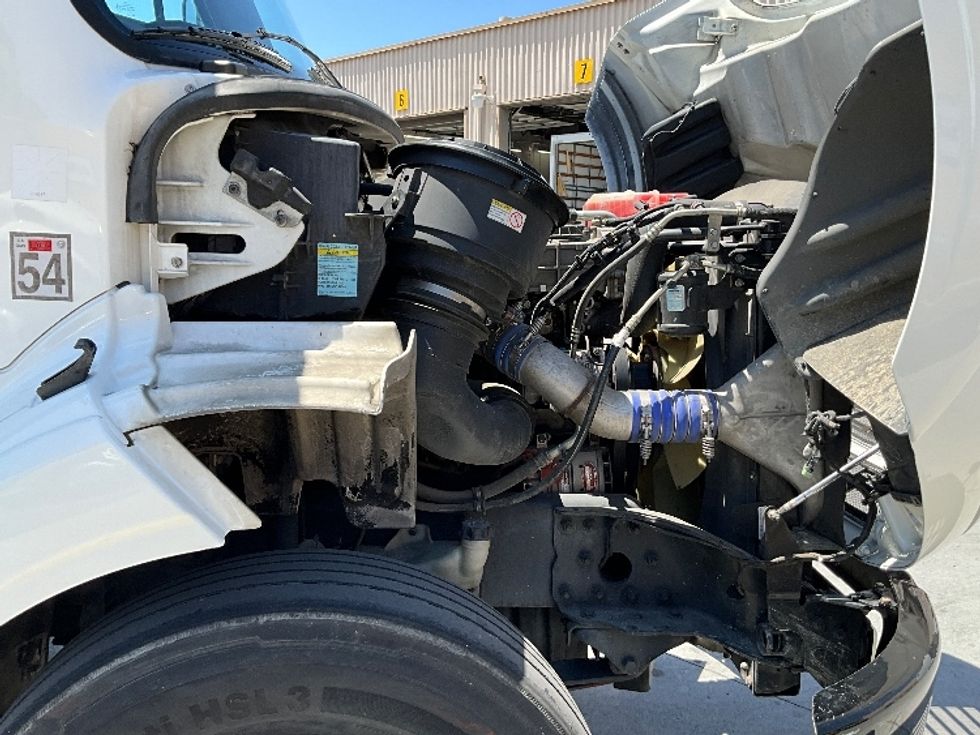 Refrigerated Truck-Light and Medium Duty Trucks-Freightliner-2017-M211264S-West Sacramento-CA-271,285\n\t\tmiles-$ 69,000 - Image 23