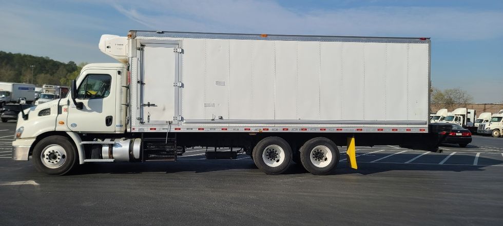 Refrigerated Truck-Light and Medium Duty Trucks-Freightliner-2018-Cascadia X11364S-Atlanta-GA-296,648\n\t\tmiles-$ 87,000 - Image 4