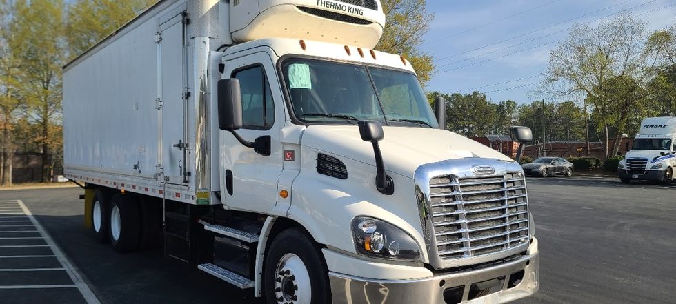 Refrigerated Truck-Light and Medium Duty Trucks-Freightliner-2018-Cascadia X11364S-Atlanta-GA-296,648\n\t\tmiles-$ 87,000 - Image 1