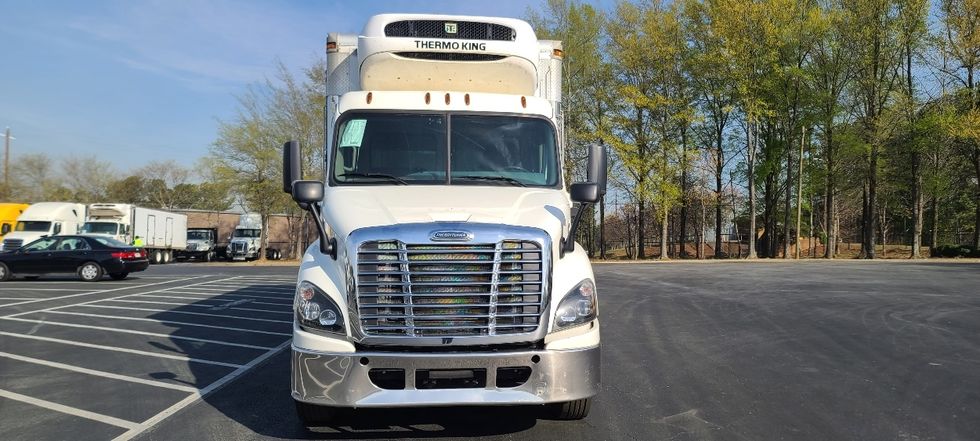 Refrigerated Truck-Light and Medium Duty Trucks-Freightliner-2018-Cascadia X11364S-Atlanta-GA-296,648\n\t\tmiles-$ 87,000 - Image 2