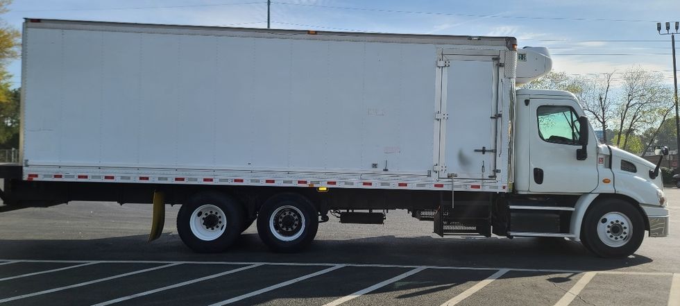 Refrigerated Truck-Light and Medium Duty Trucks-Freightliner-2018-Cascadia X11364S-Atlanta-GA-296,648\n\t\tmiles-$ 87,000 - Image 16
