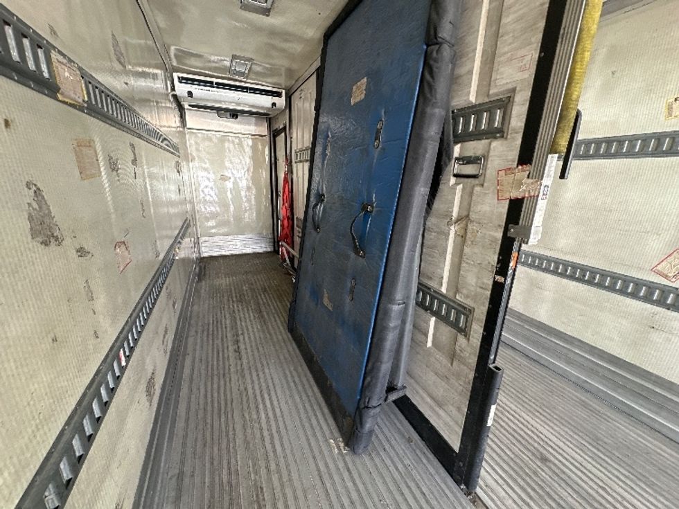 Refrigerated Truck-Light and Medium Duty Trucks-Freightliner-2018-Cascadia X11364S-Atlanta-GA-296,648\n\t\tmiles-$ 87,000 - Image 25